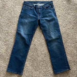 Mott & Bow. Men’s jeans.